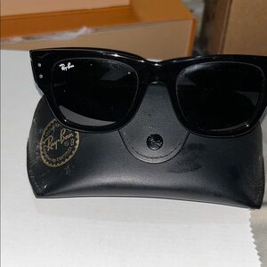 Ray-Ban Glossy Black Sunglasses with Case